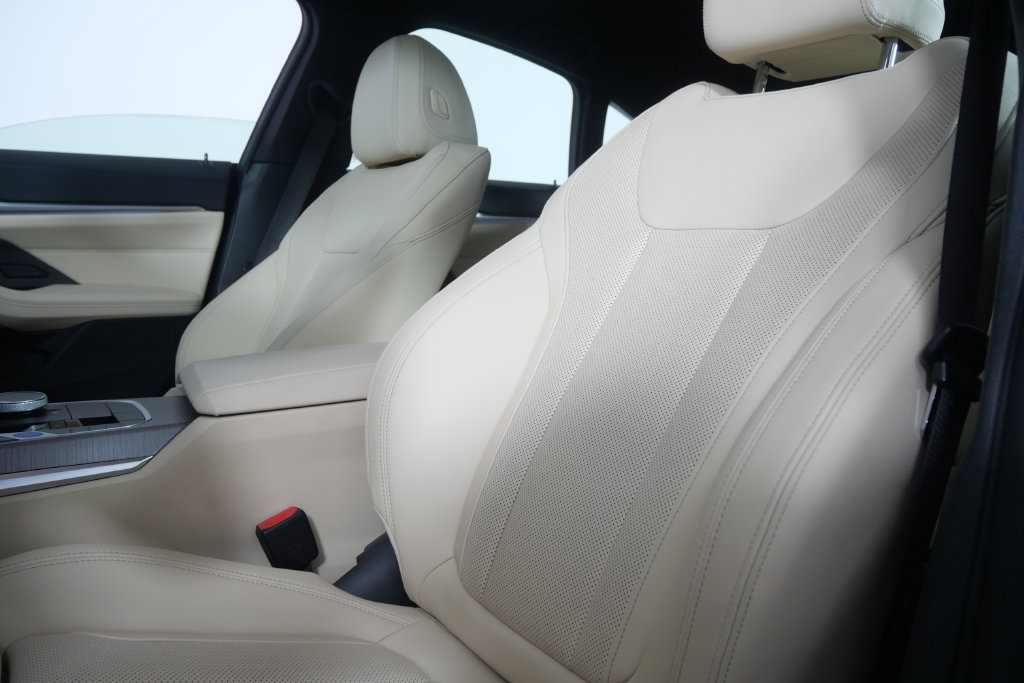 Certified 2025 BMW i4 eDrive40 w/ Premium Package RWD image 12