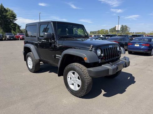 Used 2018 Jeep Wrangler Sport w/ Quick Order Package 24S AWD/4WD image 2