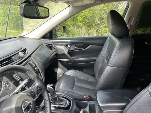 Used 2020 Nissan Rogue SL w/ Premium Package AWD/4WD image 3