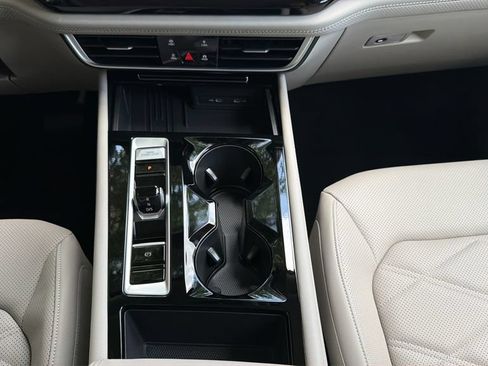 New 2026 Volkswagen Atlas SE FWD image 19
