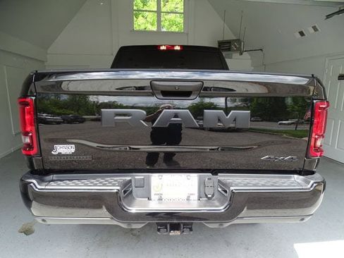 Certified 2025 RAM 2500 Big Horn AWD/4WD image 19