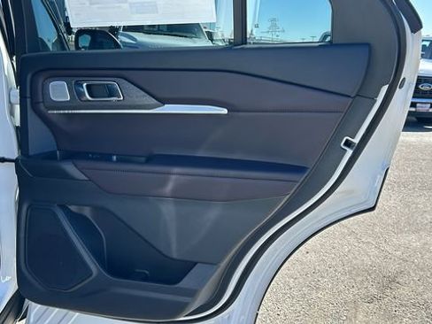 New 2026 Ford Explorer Platinum image 12