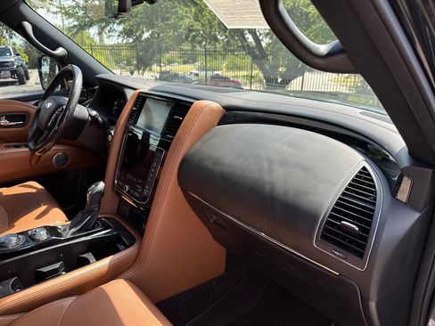 Used 2021 INFINITI QX80 Sensory w/ All-Season Package AWD/4WD image 42