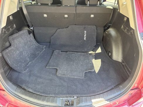 Used 2018 Toyota RAV4 LE w/ Carpet Mat Package AWD/4WD image 14