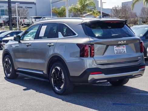 Used 2025 Kia Sorento EX image 6