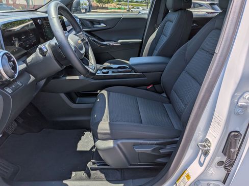 Used 2026 Chevrolet Equinox LT FWD image 14