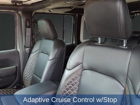 Used 2022 Jeep Wrangler Unlimited Sahara AWD/4WD image 21