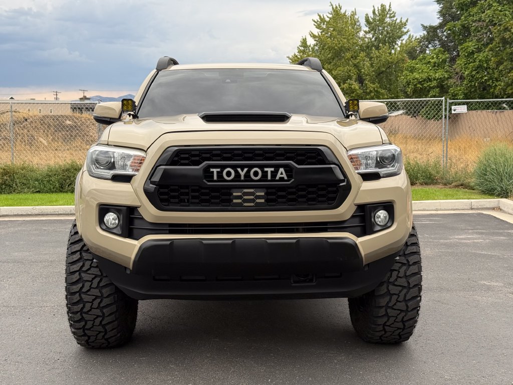 Used 2019 Toyota Tacoma TRD Sport w/ Technology Package AWD/4WD image 5