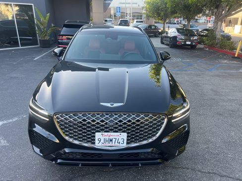 Used 2023 Genesis GV70 2.5T w/ Sport Prestige Package AWD/4WD image 9