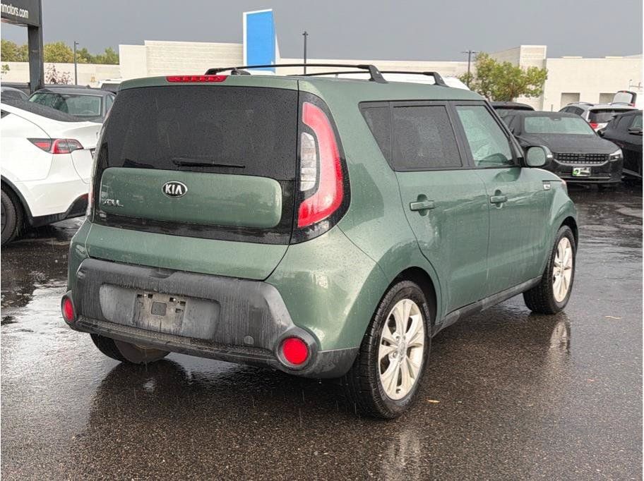 Used 2014 Kia Soul + FWD image 2