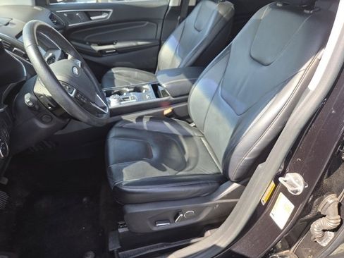 Used 2019 Ford Edge Titanium w/ Cold Weather Package AWD/4WD image 17