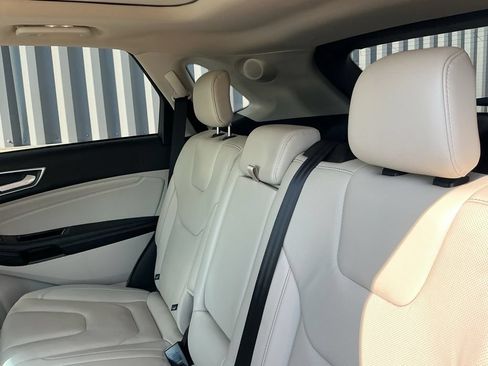 Used 2020 Ford Edge Titanium w/ Equipment Group 301A AWD/4WD image 21