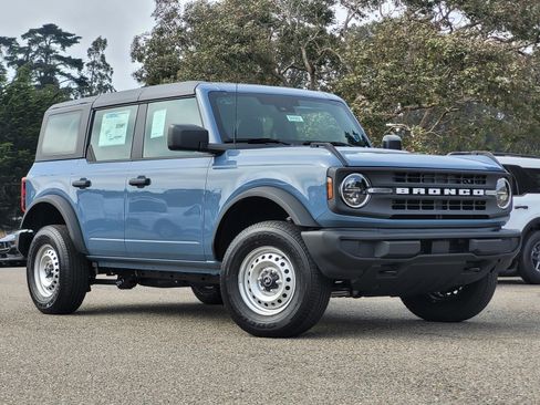 New 2025 Ford Bronco 4-Door image 2