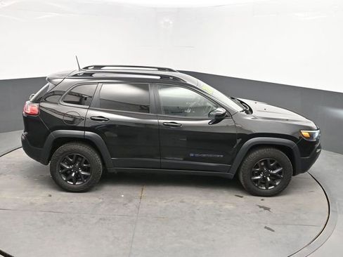 Used 2020 Jeep Cherokee Latitude AWD/4WD image 32