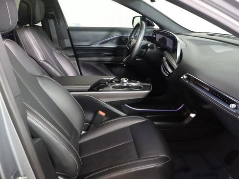 Used 2024 Cadillac Lyriq Luxury RWD image 32