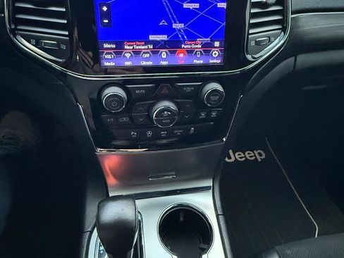 Used 2020 Jeep Grand Cherokee Altitude image 13