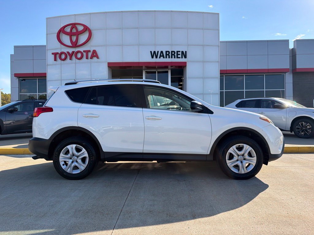 Used 2015 Toyota RAV4 LE AWD/4WD image 3