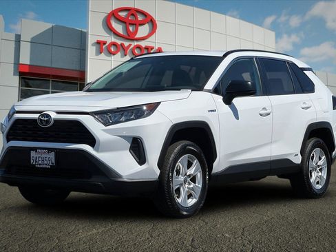 Certified 2021 Toyota RAV4 LE AWD/4WD image 7