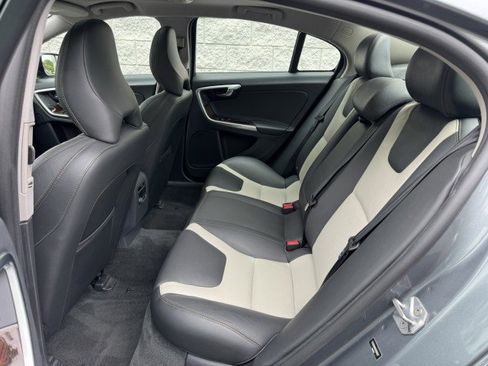 Used 2016 Volvo S60 T5 Cross Country Platinum image 8