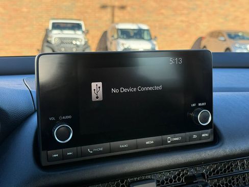 Used 2023 Honda HR-V LX image 33