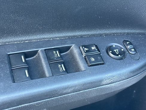 Used 2017 Honda Accord Touring image 12