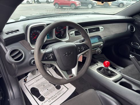 Used 2015 Chevrolet Camaro Z/28 RWD image 10