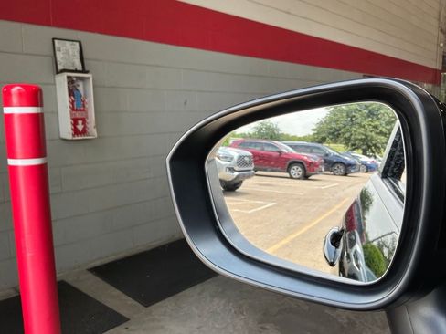 Used 2025 Nissan Rogue SV FWD image 19