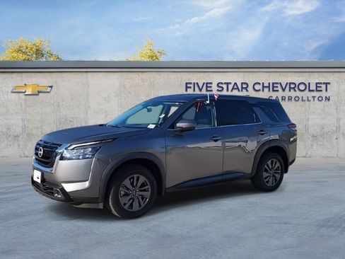 Used 2022 Nissan Pathfinder S image 4
