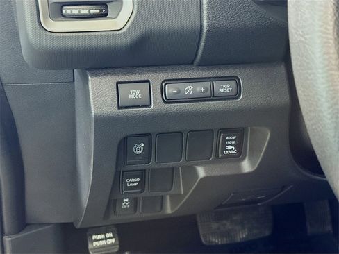 Used 2024 Nissan Frontier SL w/ Technology Package image 21