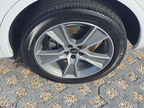 Used 2025 Audi Q5 2.0T Premium image 9