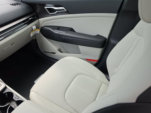New 2027 Kia Sportage EX FWD image 16