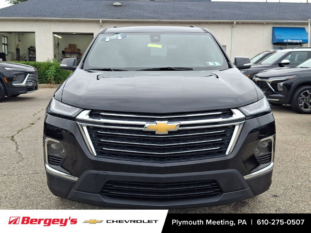 Certified 2023 Chevrolet Traverse LT w/ LPO, Cargo Package FWD image 3
