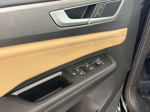 New 2026 Volkswagen Atlas Cross Sport SE image 13