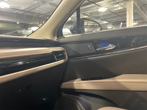 Used 2023 Lincoln Nautilus Reserve image 20