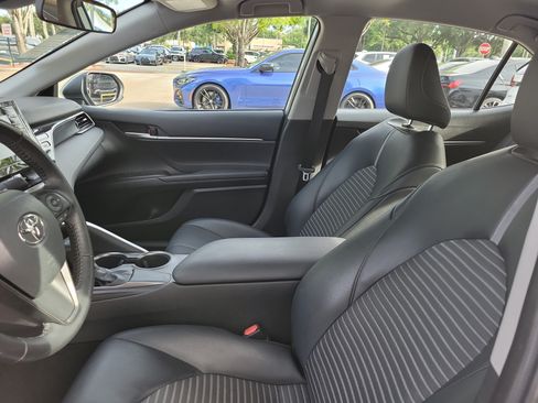 Used 2021 Toyota Camry SE FWD image 11