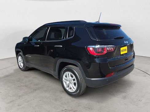 Used 2018 Jeep Compass Sport w/ Tech Group FWD image 3