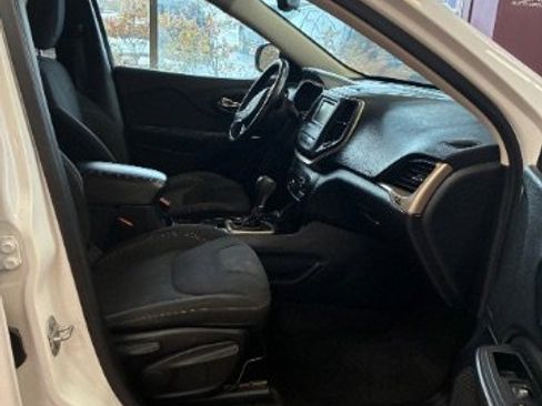 Used 2015 Jeep Cherokee Latitude image 29