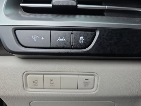 Certified 2024 Kia Carnival LX image 27