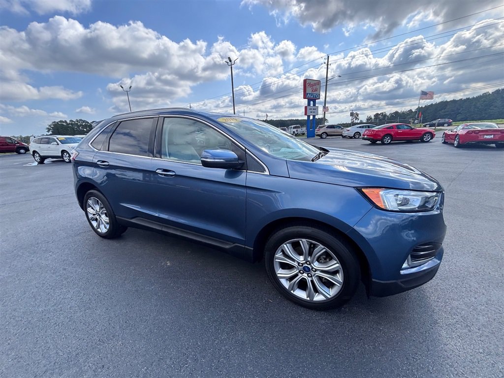 Used 2019 Ford Edge Titanium w/ Cargo Accessory Package FWD image 10