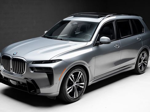 Used 2024 BMW X7 xDrive40i w/ M Sport Package AWD/4WD image 5