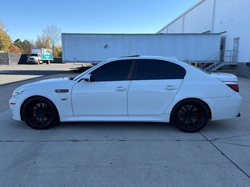 Used 2010 BMW M5 image 6