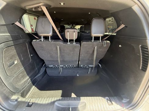 Used 2024 Chrysler Pacifica Limited FWD image 19