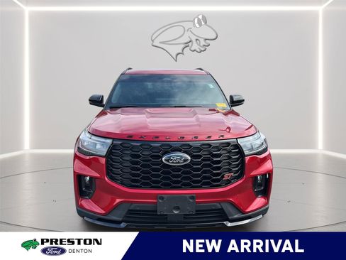 Used 2025 Ford Explorer ST AWD/4WD image 7