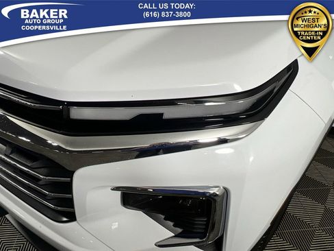 Certified 2025 Chevrolet Traverse LT w/ Sun and Wheel Package image 36