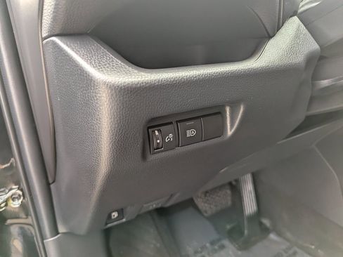 Used 2023 Toyota RAV4 AWD Hybrid image 15