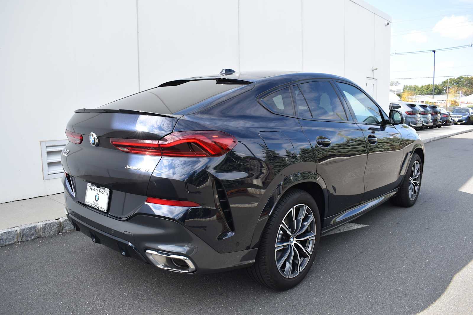 Used 2024 BMW X6 xDrive40i w/ Premium Package AWD/4WD image 5