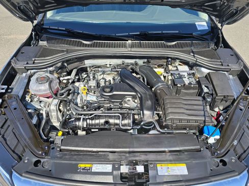 Used 2024 Volkswagen Jetta SE w/ Black Wheel Package FWD image 9