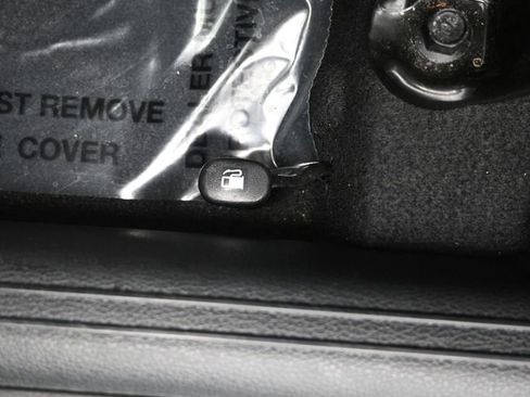 Certified 2025 Kia Soul LX w/ LX Technology Package FWD image 29
