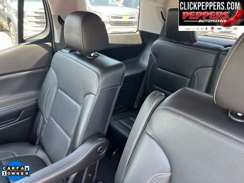 Used 2023 GMC Acadia SLT w/ Preferred Package FWD image 13