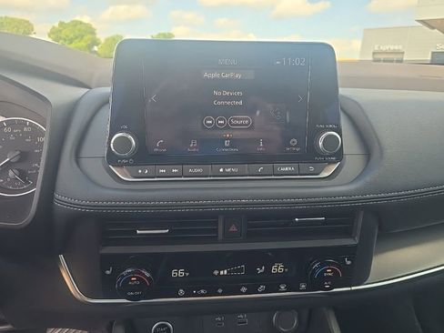 Used 2023 Nissan Rogue SV w/ SV Premium B Package image 14